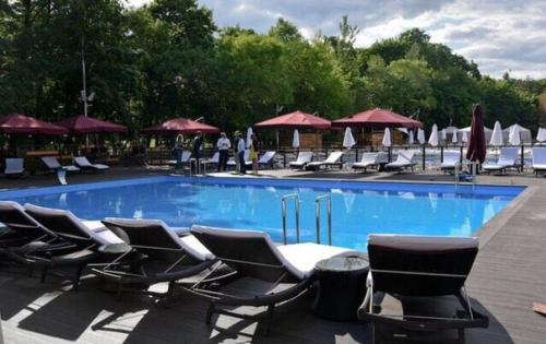 Порт на ВДНХ купальный сезон открыл. 05