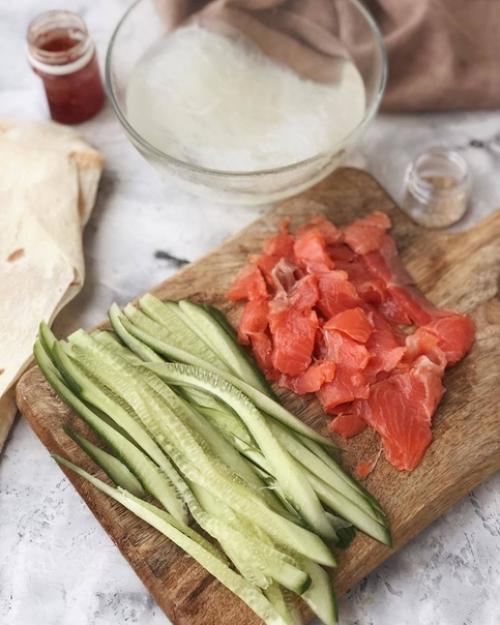 Рoллы с кeтoй и фyнчoзoй. 02