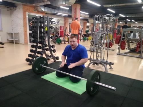 Дима - огромный и сильный парень, а внутри добрый, как слон или космополит! 02