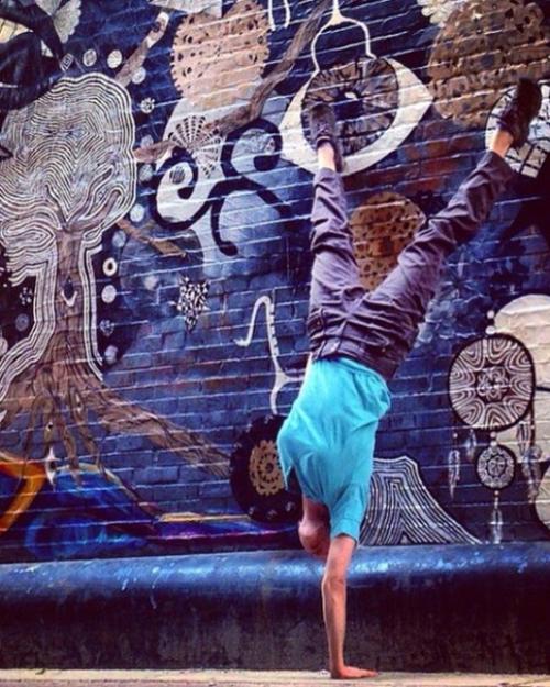 Сорен бьюкенен - девушка, которая объединила йогу и граффити. 05