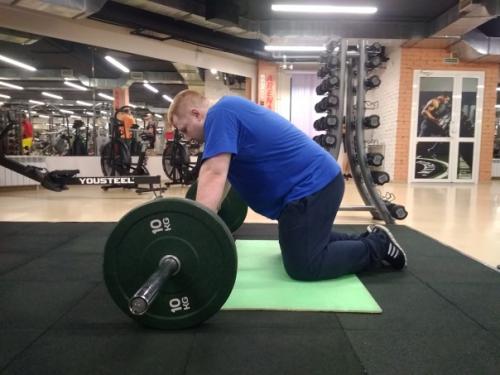 Дима - огромный и сильный парень, а внутри добрый, как слон или космополит! 01