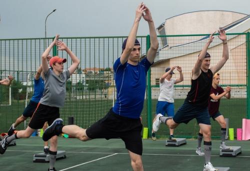 Грейс Джонс - американская модель и певица с необычайно тёмным цветом кожи. 03