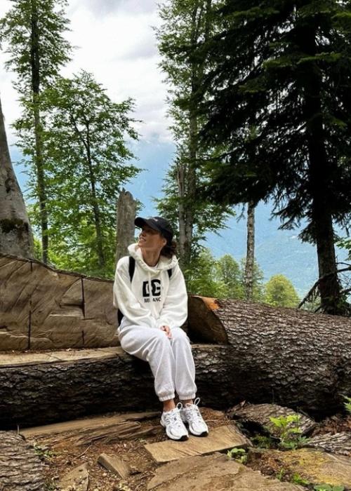 Гарик Харламов и его супруга, актриса Катерина Ковальчук, провели медовый месяц в горах. 01