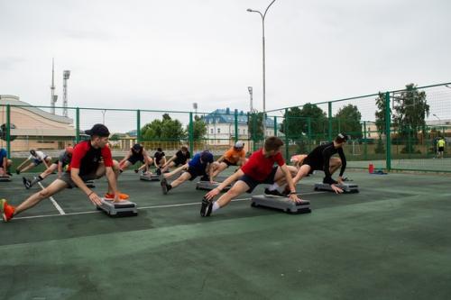 Грейс Джонс - американская модель и певица с необычайно тёмным цветом кожи. 04