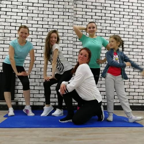 Кроме того, что зумба помогает бороться с лишним весом, она заряжает энергией и позитивом, даря отличное настроение и бодрость на длительное время! 05