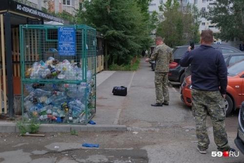 Мать выбросила на помойку чемодан с убитым сыном и ушла бродить по набережной: в Перми нашли мертвым 9-летнего мальчика. 02 Мать выбросила на помойку чемодан с убитым сыном и ушла бродить по набережной: в Перми нашли мертвым 9-летнего мальчика. 02