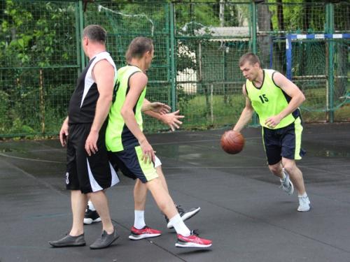 В честь дня металлурга сильные, быстрые, меткие представители подразделений михайловского Гока им. 01