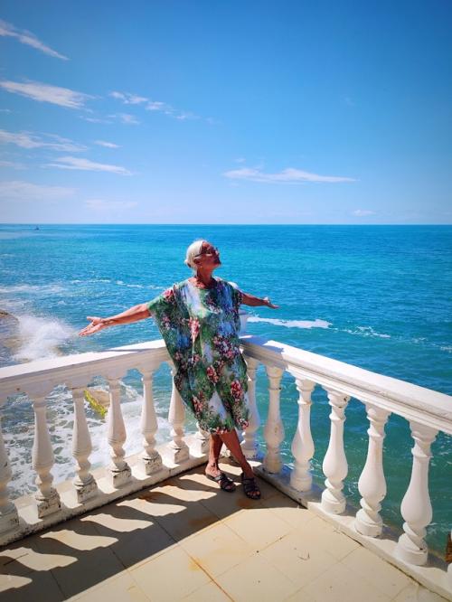 Интересно, что из нашего летнего дома - сада с малыми зверятами все новости смотрятся как трансляция с другой планеты. 01