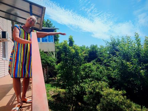 Интересно, что из нашего летнего дома - сада с малыми зверятами все новости смотрятся как трансляция с другой планеты. 02