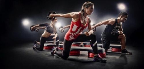 Только у нас в 18: 10 Super Strong and Step (силовая степ - аэробика), которая включает в себя все основные направления фитнеса: 01