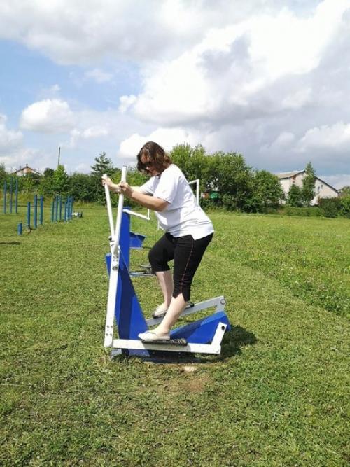 Для занятий физкультурой не обязательны специальные залы. 02