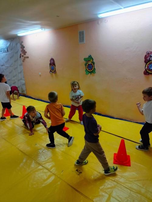 ДЮСШ г. узловая ведёт набор детей 3-6 лет для занятий ОФП. 02