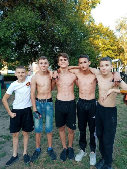 В посёлке комсомолец первый турнир по дворовой гимнастике прошёл. 03 В посёлке комсомолец первый турнир по дворовой гимнастике прошёл. 03