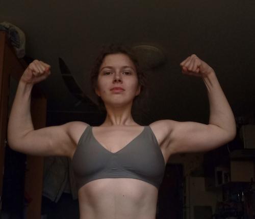 Я Даша, живу рядом с Владивостоком, учусь на логиста и им же работаю. 05 Я Даша, живу рядом с Владивостоком, учусь на логиста и им же работаю. 05