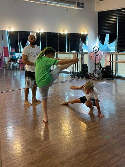 Мы продолжаем заниматься капоэйра. 01