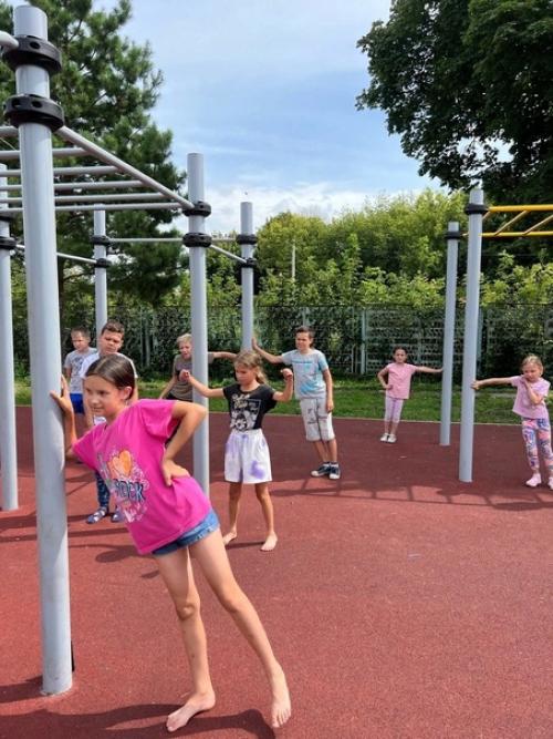 Август для подростков села ищеино начался с фитнес - тренировки с профессиональным тренером Валерией Лазаревой. 02