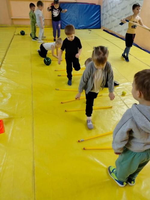 ДЮСШ г. узловая ведёт набор детей 3-6 лет для занятий ОФП. 08