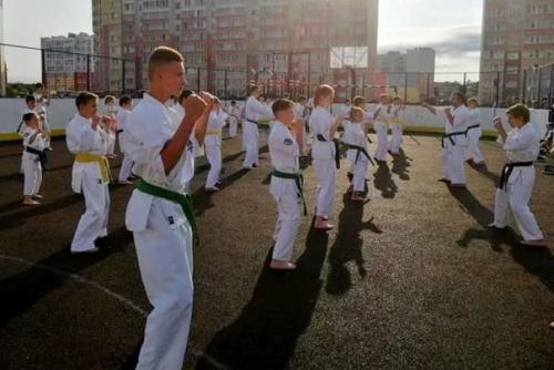 В открытой тренировке чемпион 37 по киокусинкай карате приняли участие около 100 ребят. 01 В открытой тренировке чемпион 37 по киокусинкай карате приняли участие около 100 ребят. 01