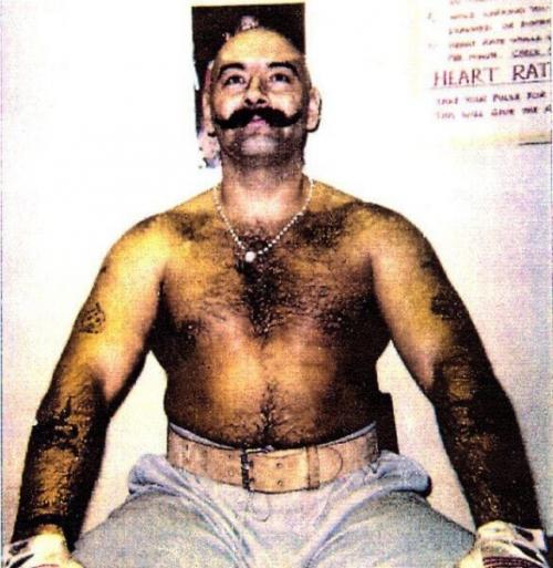 Чарльз бронсон.  В 2007 году Чарльз бронсон выпустил книгу о фитнесе, где описал свою обычную тюремную тренировку под названием Одиночный Фитнес. 01 Чарльз бронсон.  В 2007 году Чарльз бронсон выпустил книгу о фитнесе, где описал свою обычную тюремную тренировку под названием Одиночный Фитнес. 01