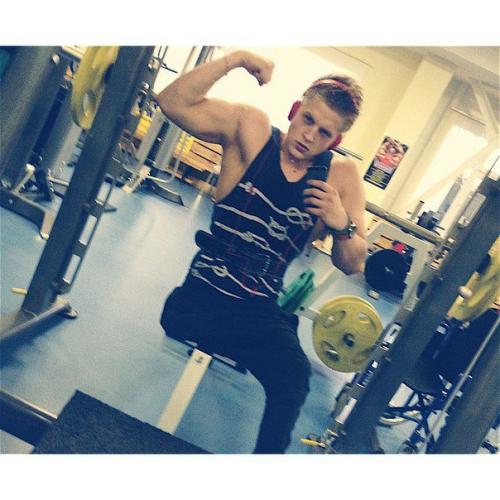 Потеряв ногу, подросток взялся за себя и теперь хочет стать фитнес - моделью. 02