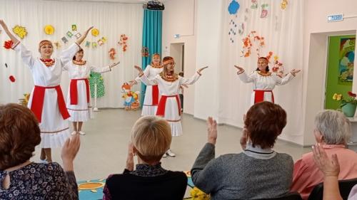 День уважения к людям старшего поколения. 08