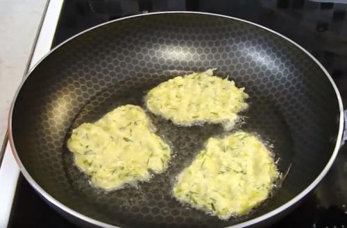 Пышные оладьи из кабачков. Как приготовить пышные оладьи из кабачков быстро и вкусно