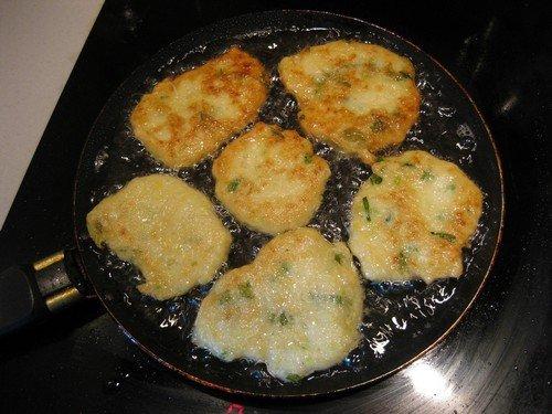 Рецепт оладьев из кабачков. Оладьи из кабачков и чеснока — фото рецепт пошаговый