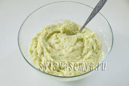 Оладьи из кабачков сладкие. Сладкие оладьи из кабачков