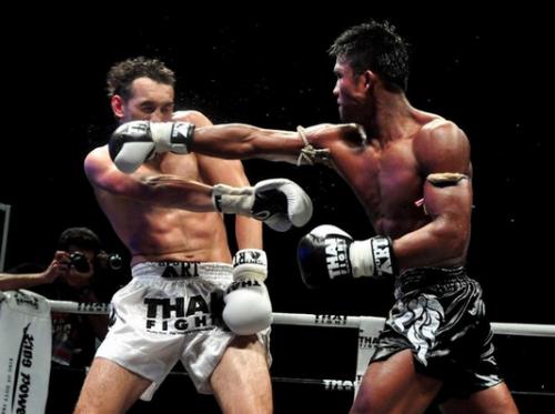 Сколько приемов в тайском боксе. Техника ударов в тайском боксе для активного применения