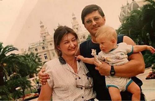 Мясников александр леонидович дочь полина гулевич. Кто жена красавца доктора телеведущего Александра Мясникова?