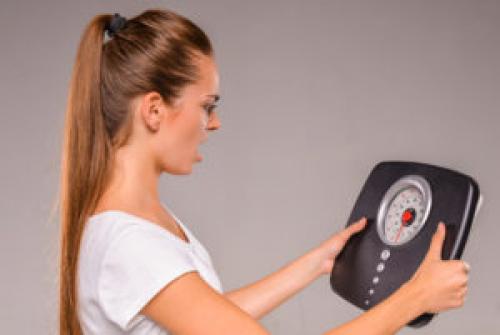 Питаюсь правильно занимаюсь Спортом, а вес не уходит. Почему не уходит вес и стоит долгое время?