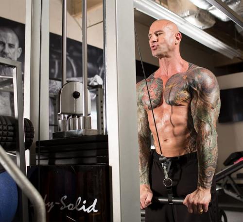 Джим Стоппани программа тренировок на массу. Общие принципы "Сотенных сетов"