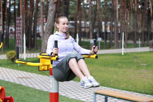 Уличные тренажеры. Уличный фитнес: как заниматься на уличных тренажерах?