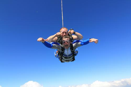 Для чего полезна тренировка Скай пауэр. Польза парашютного спорта для здоровья