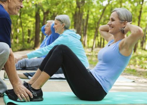 Польза фитнеса для женщин после 40 лет. Какие упражнения лучше всего делать после 40 лет женщине?