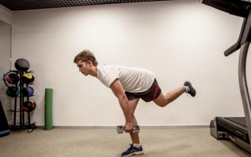 Как сжечь жир гантелями.