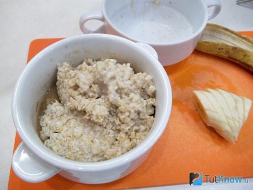 Овсянка на молоке с бананом и медом. Овсянка с бананом и медом
