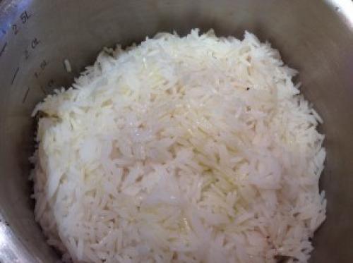 Рассыпчатый рис, как готовить. Как сварить рассыпчатый рис — 3 простых способа
