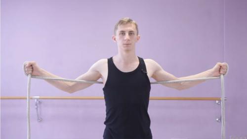 Комплекс изометрических упражнений со спортивным жгутом или цепями. Изометрические упражнения