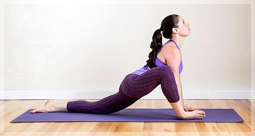 Йога растяжка для начинающих развитие гибкости ног и спины. 8 упражнений йоги для растяжки на шпагат и стройных бедер