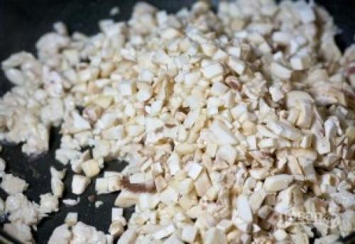 Фаршированные шампиньоны с курицей. Шампиньоны, фаршированные курицей и сыром