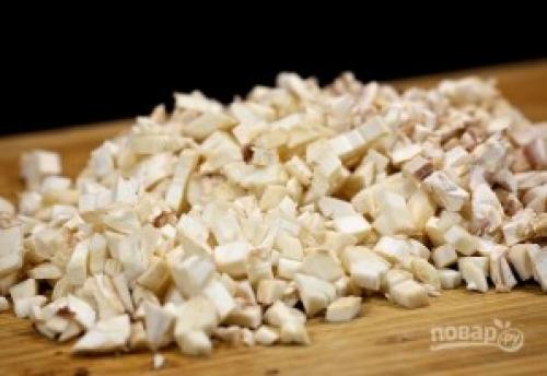 Фаршированные шампиньоны с курицей. Шампиньоны, фаршированные курицей и сыром