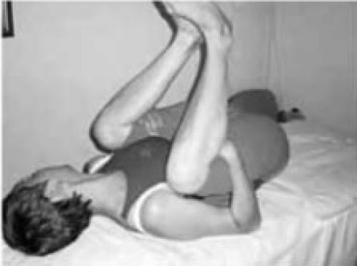 Упражнения при боли между лопатками. Упражнения при болях в пояснице | Боль между лопатками причины