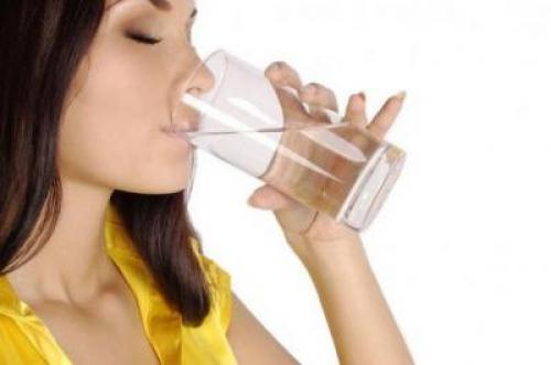 Задержка жидкости в организме причины: лечение. Отеки у женщин