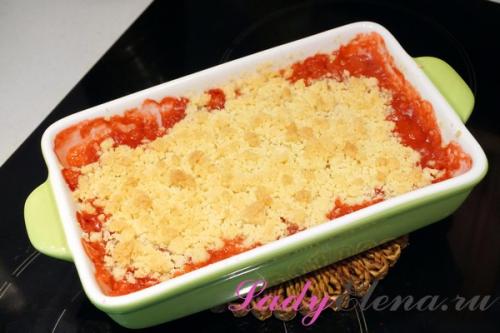 Овсяный крамбл с персиками. Крамбл с клубникой – фото рецепт ягодного крамбла