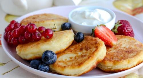 Сырники рецепт фитнес. Рецепт диетических фитнес сырников