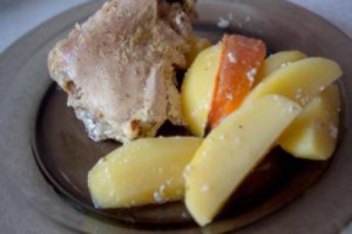 Куриная грудка в кефире с картошкой в духовке. Курица, маринованная в кефире и запеченная с картофелем