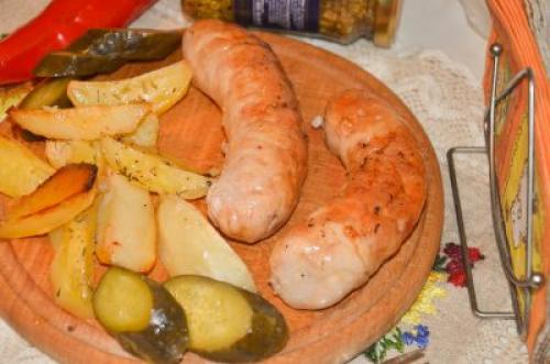 Как приготовить индюшиные колбаски. Готовые колбаски из индейки в духовке