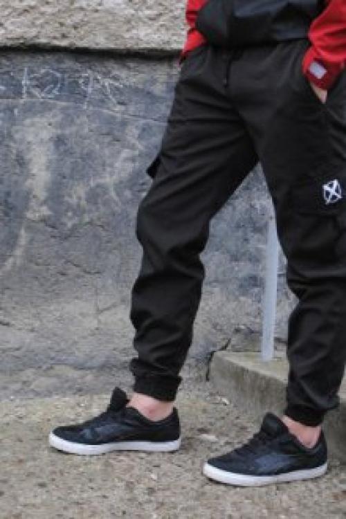 Джинсы с резинкой внизу мужские с чем носить. Какие бывают модели