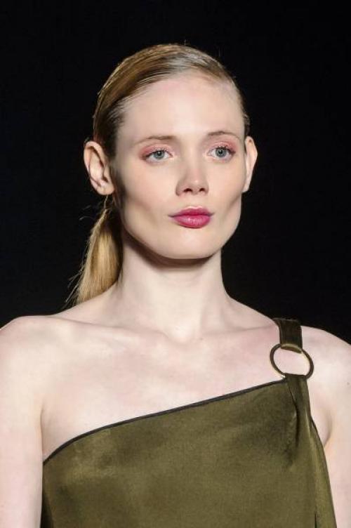 Макияж под изумрудное платье. Макияж под зеленое платье: как создать?